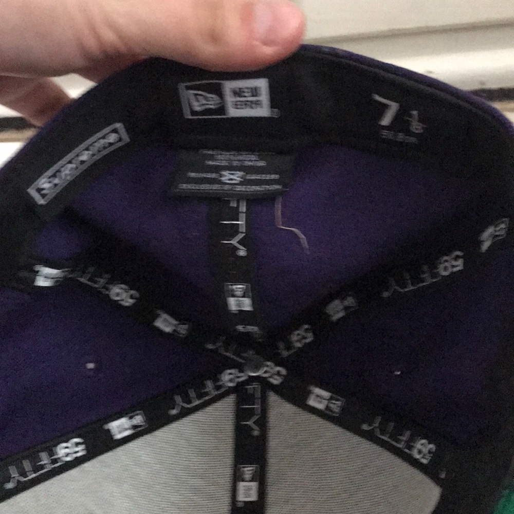 Supreme hat - Picture 3 of 3